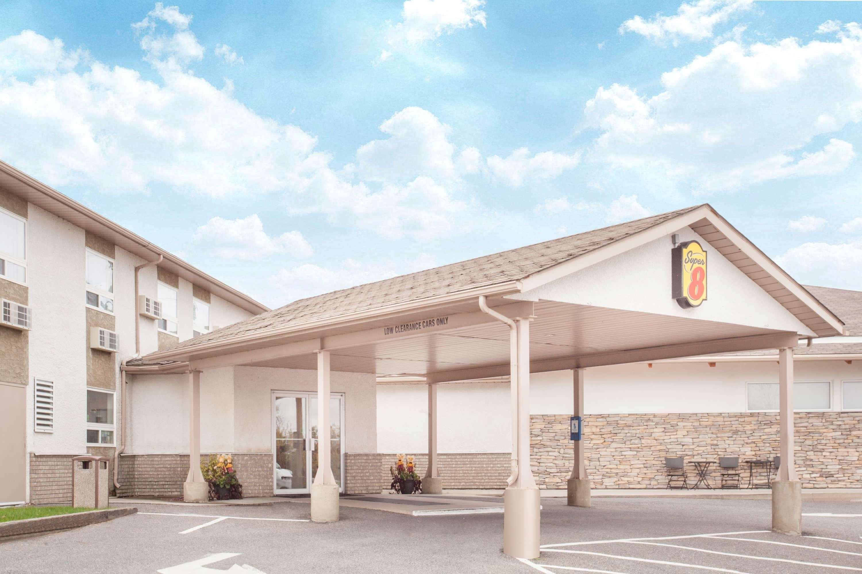 Hotel Super 8 By Wyndham Kenora Exteriér fotografie