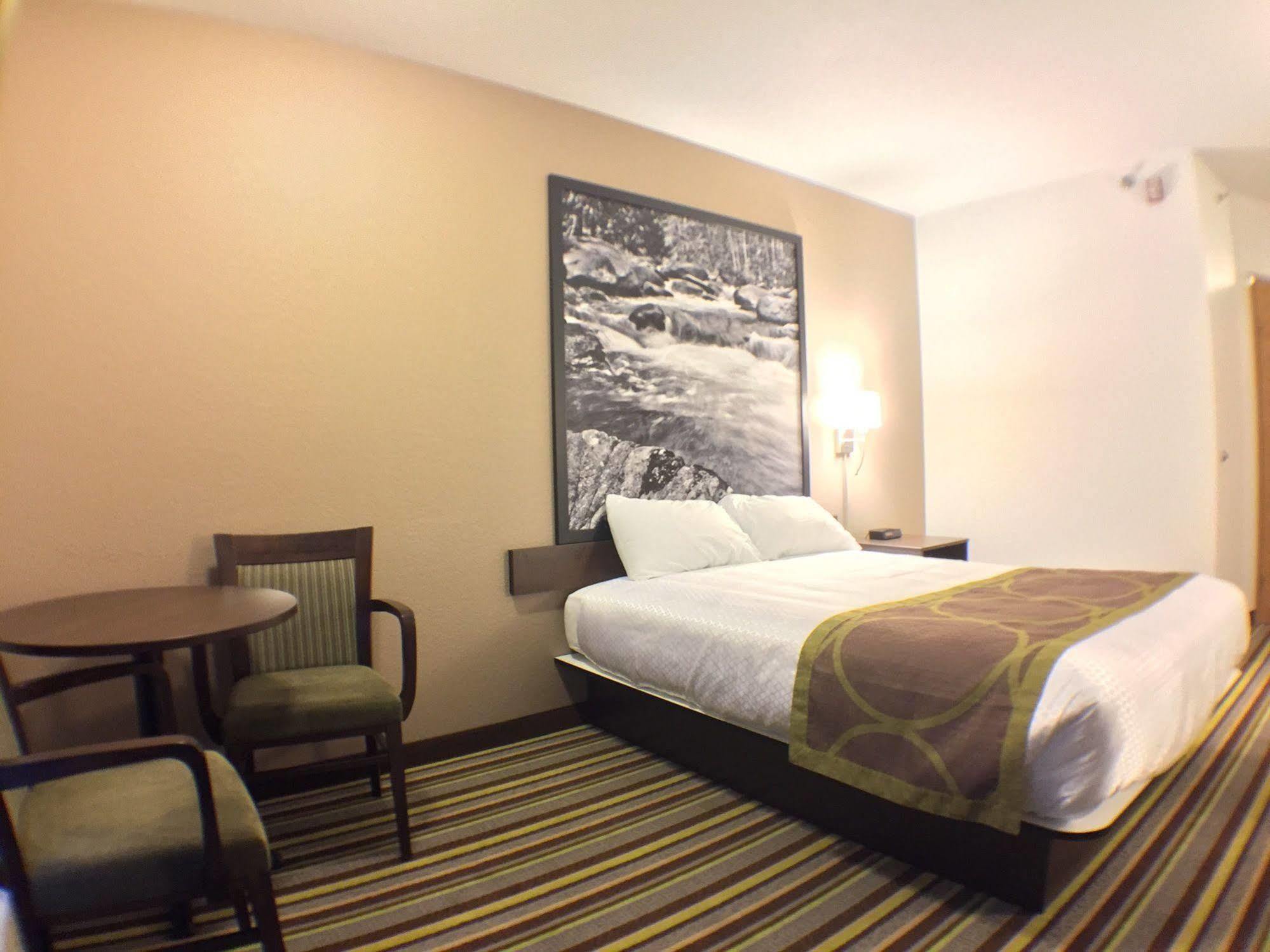 Hotel Super 8 By Wyndham Kenora Exteriér fotografie