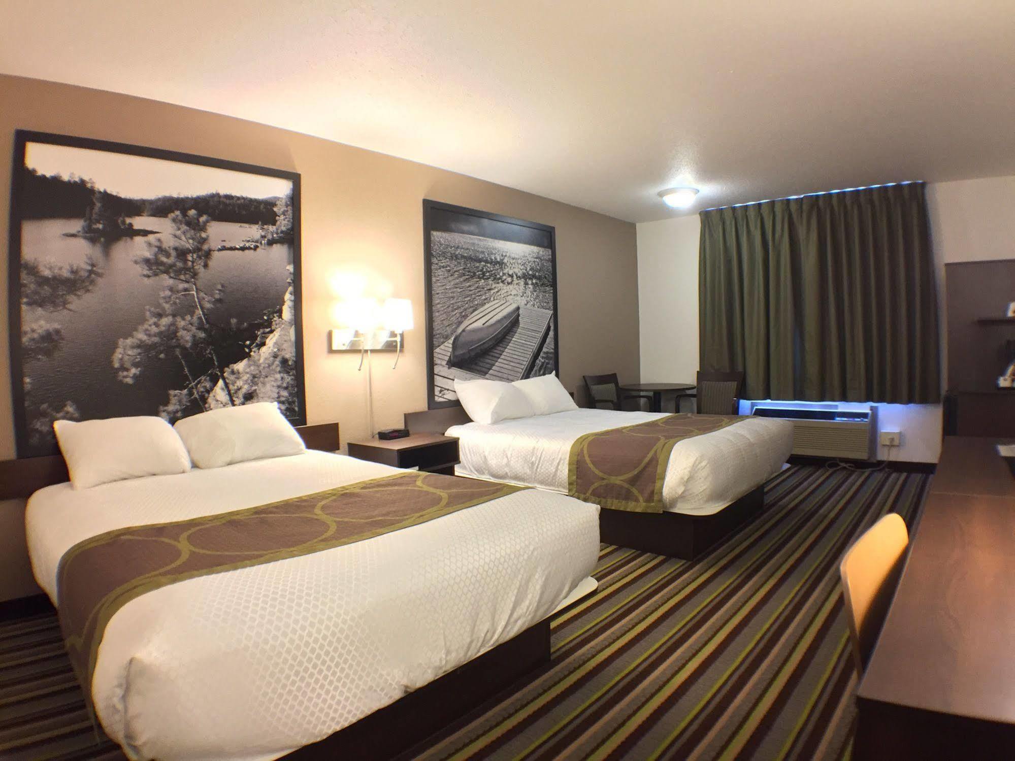Hotel Super 8 By Wyndham Kenora Exteriér fotografie